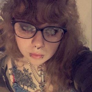 Meet your Posher, Abby